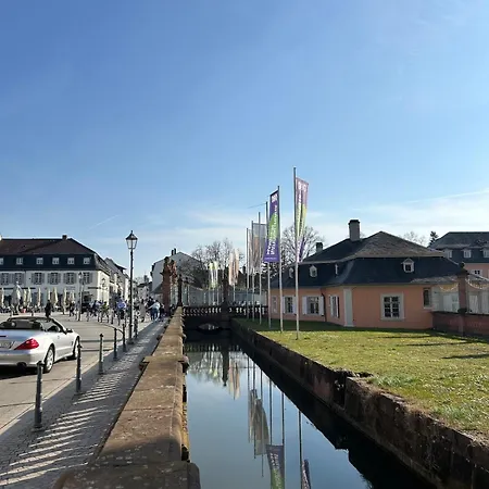 Aussergewoehnliches Bnbretreat Schlossnaehe, Beliebte Restaurants Apartment